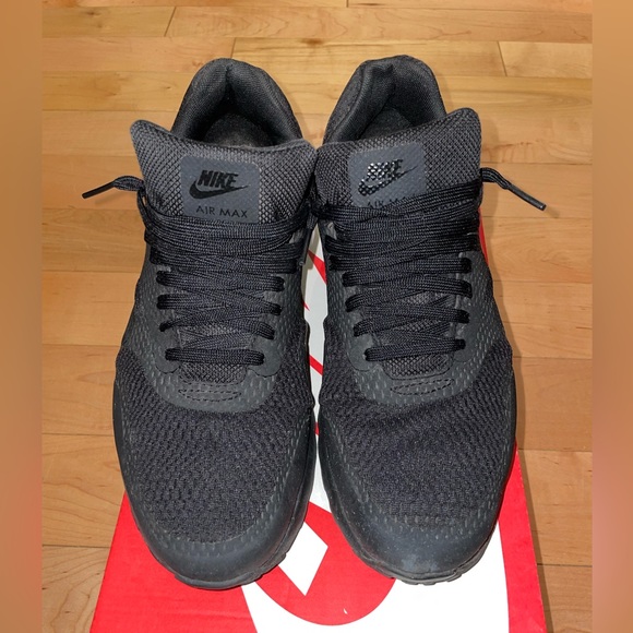 AIR MAX 1 ULTRA ESSENTIAL BLACK/BLACK SIZE 9 - Picture 5 of 12